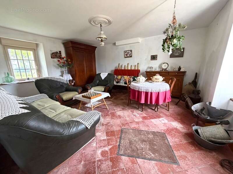 Maison en pierre de 111 m² avec garage, dépendance et terrain de 1 374 m² – Fort potentiel MOON SUR ELLE (50) - photo 11