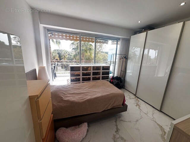 Appartement à VALLAURIS