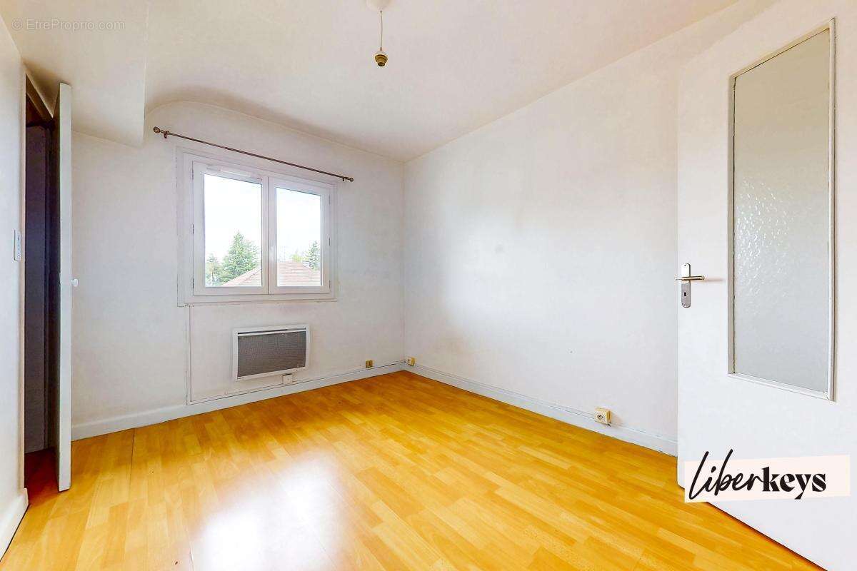 A vendre - Appartement deux pièces avec fort potentiel - rue Marius Ferrero - 74000 ANNECY - photo 6