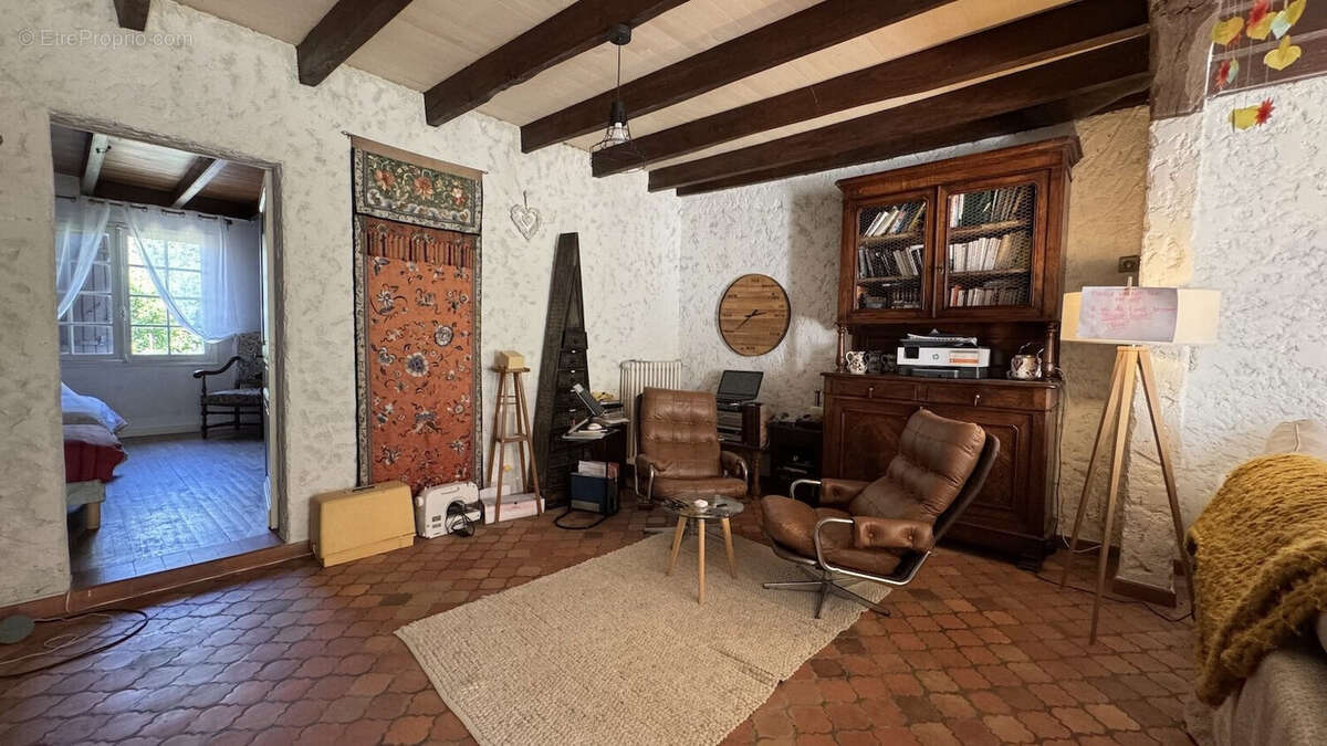 Maison 255 m² à Eygurande-Et-Gardedeuil  - photo 8