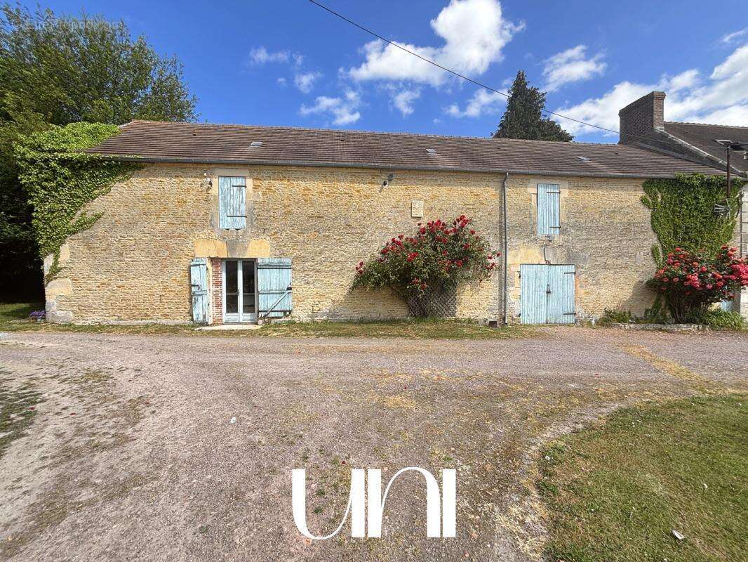 Maison à ARGENCES