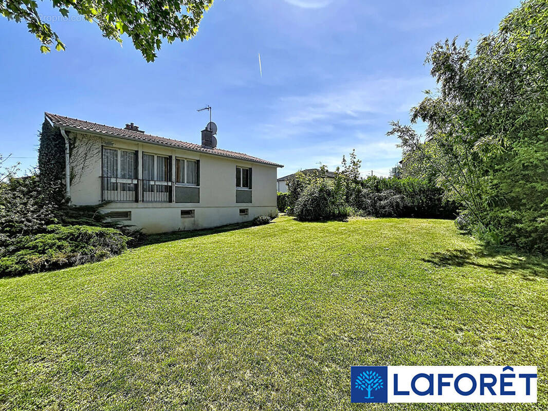 Maison à IS-SUR-TILLE