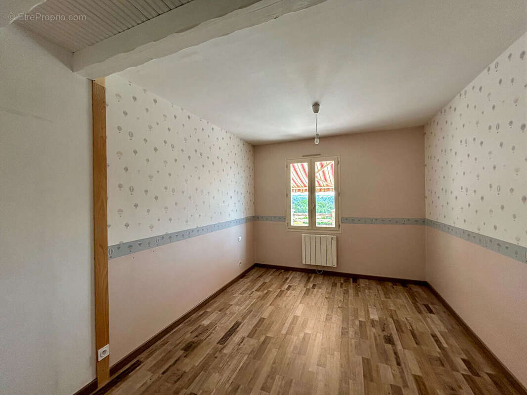 Maison à AZAY-LE-BRULE