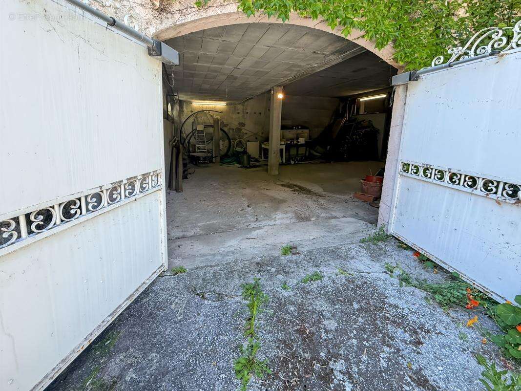 Nice gairaut – villa provençale avec vue mer, piscine, terrain de 2 000 m² et garage de 100 m² - photo 20