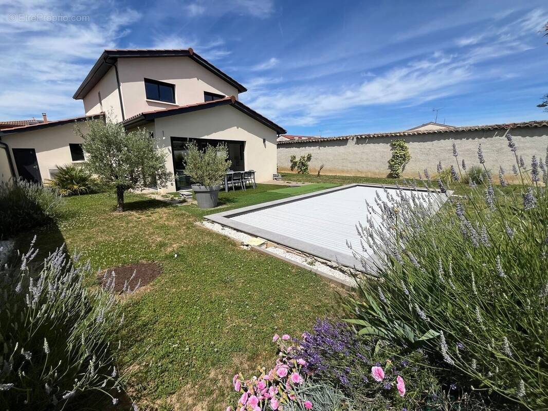 Maison à SATHONAY-VILLAGE