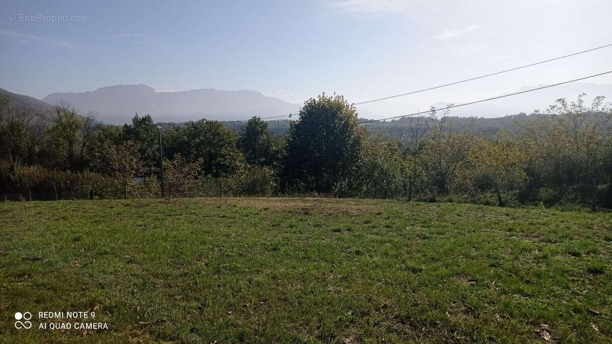 Terrain à APPRIEU