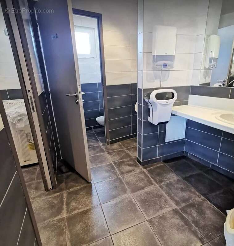 Commerce à GUISCRIFF