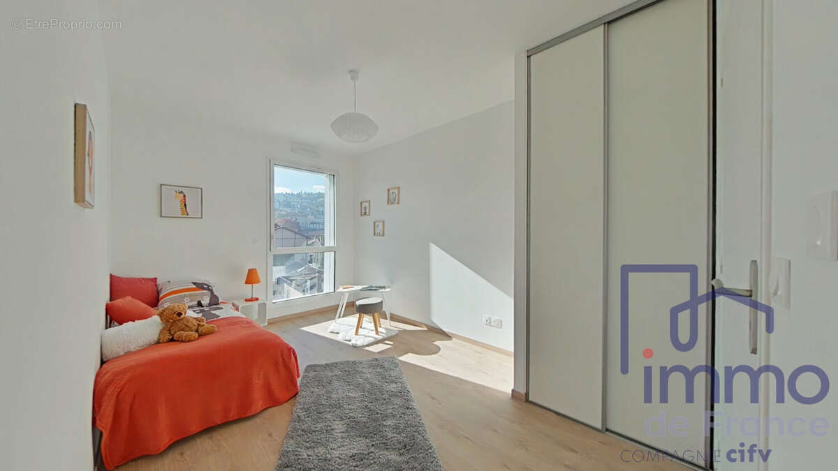 Appartement 84 m² à Saint-Etienne  - photo 6