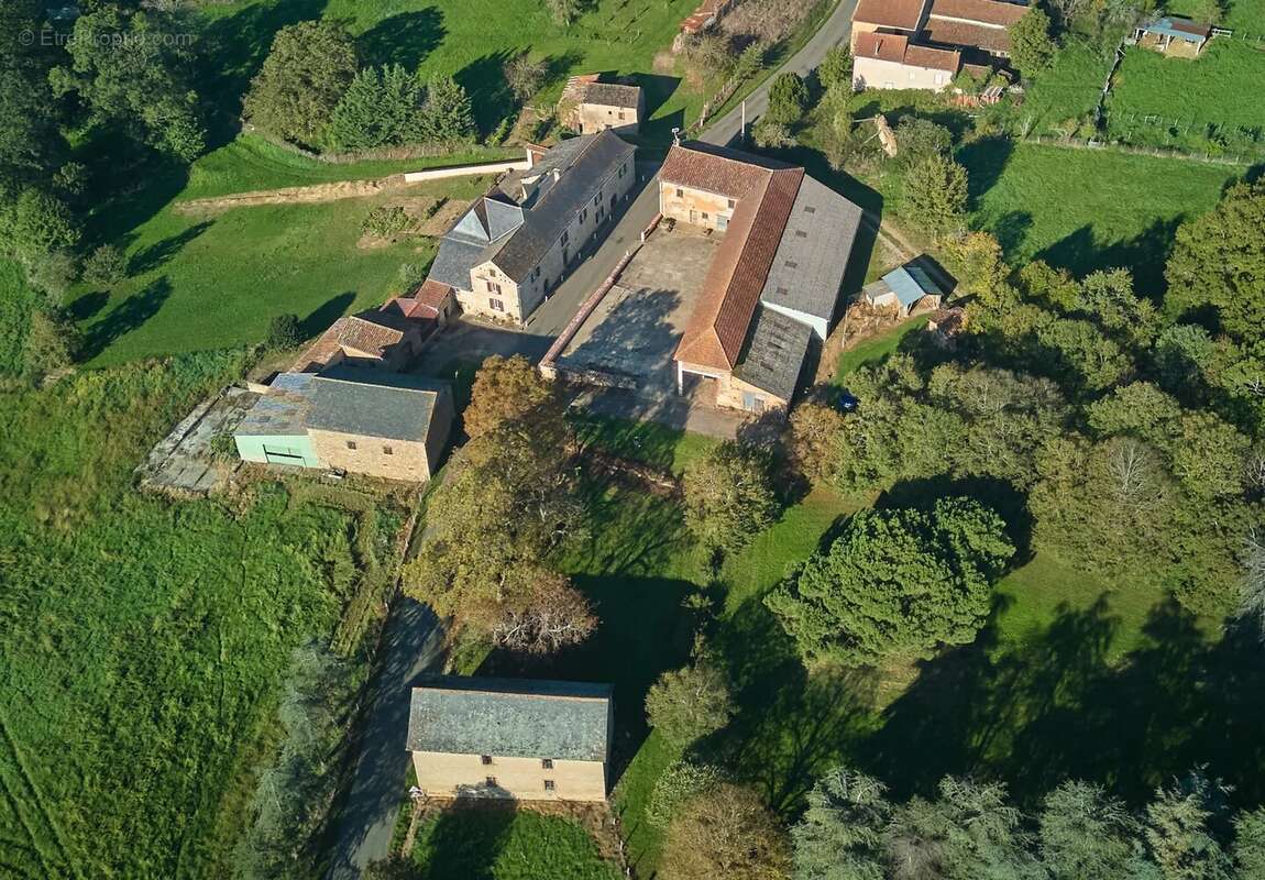 Maison à MIRANDOL-BOURGNOUNAC