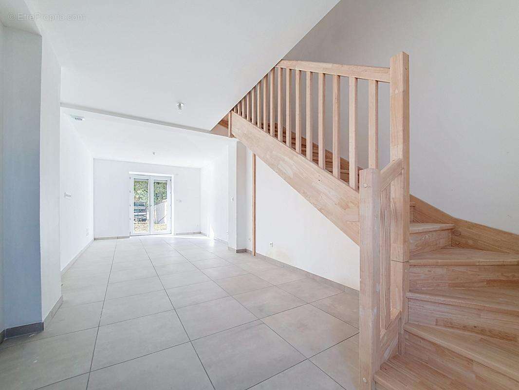 Appartement à VILLETTE-DE-VIENNE