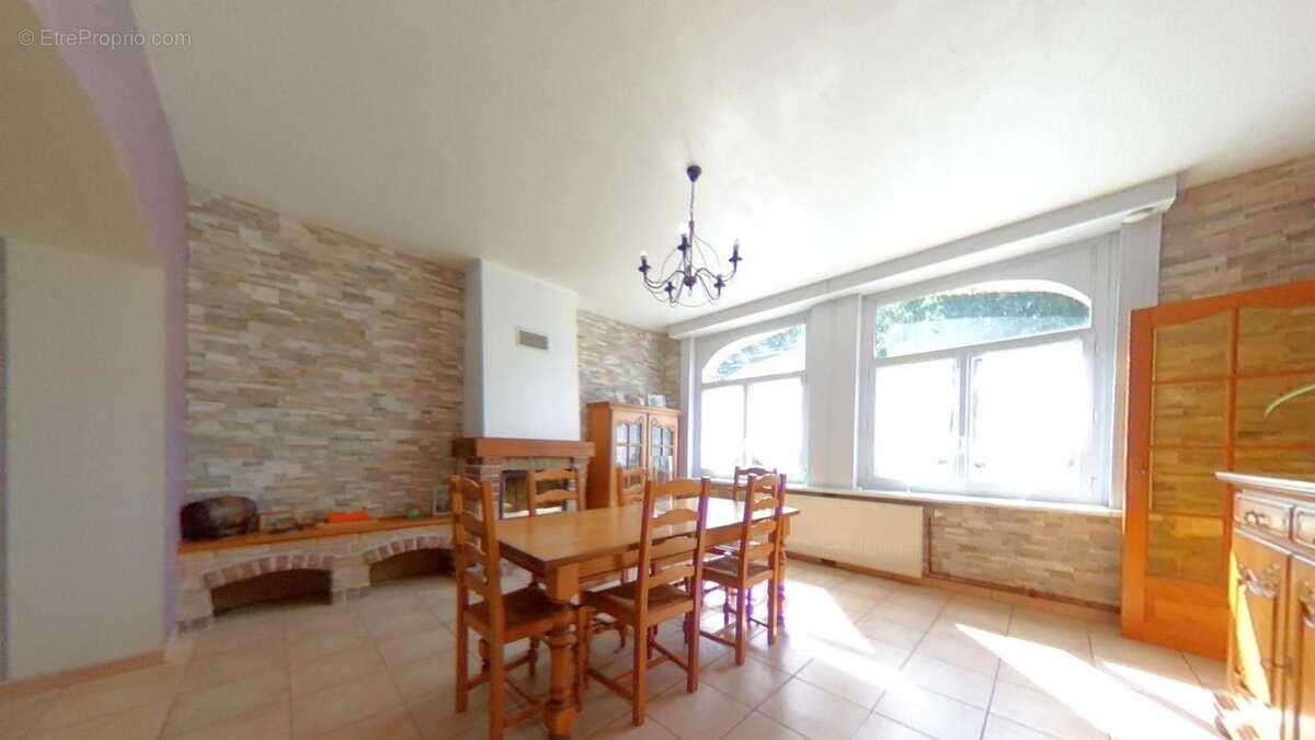 Maison 6 pièces / 174 m² / 199 000 EUR / PUISIEUX - photo 9