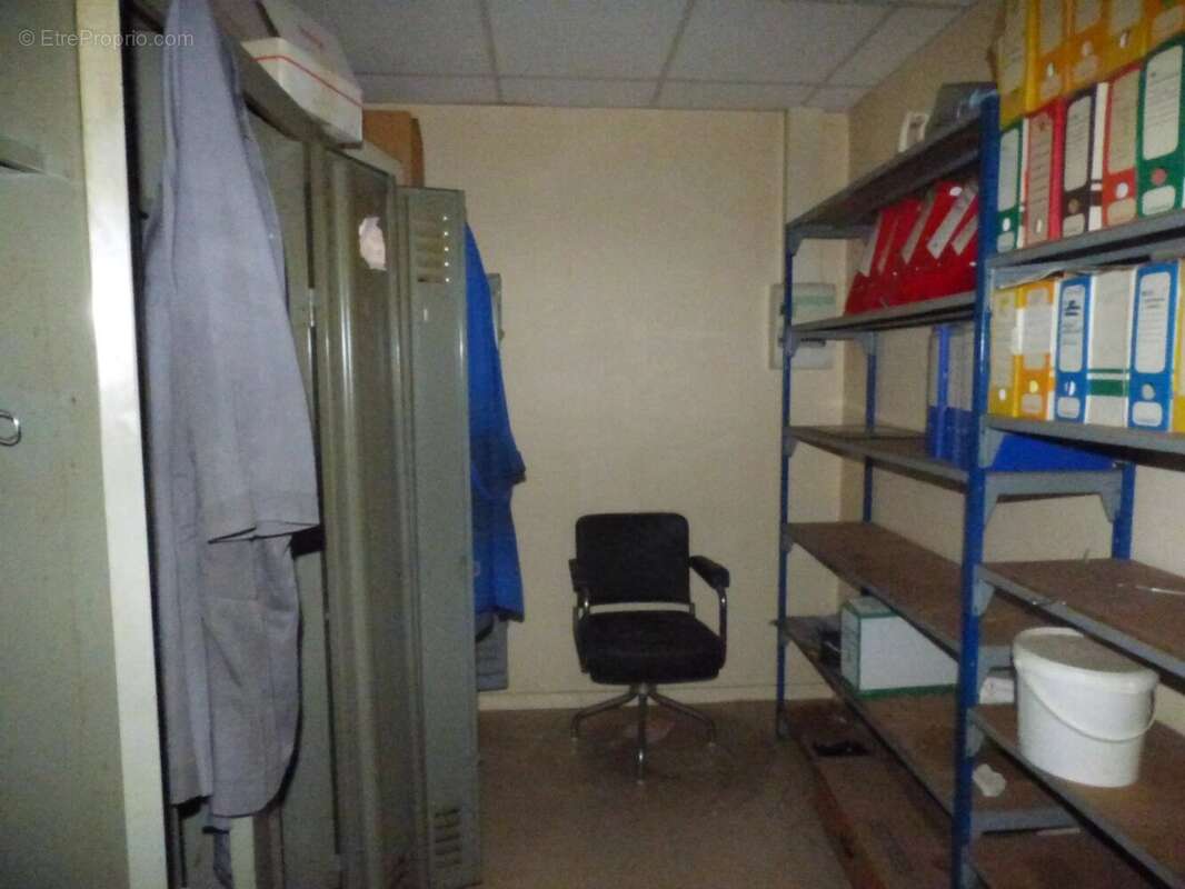 Commerce à MEREVILLE