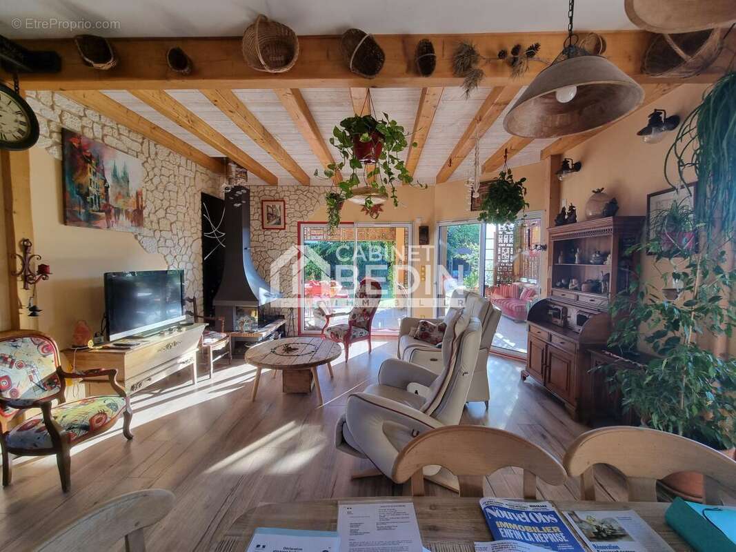 Maison à SAINT-SEURIN-SUR-L&#039;ISLE