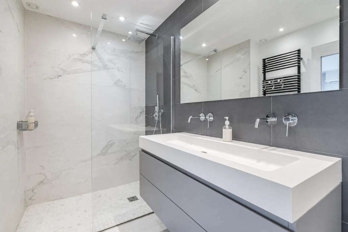 Appartement à SURESNES