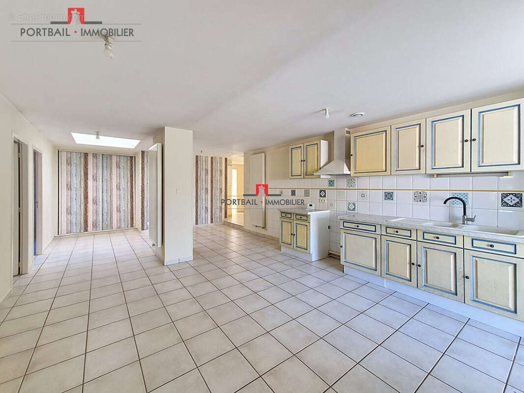 Maison 83 m² à Ambares-Et-Lagrave  - photo 3