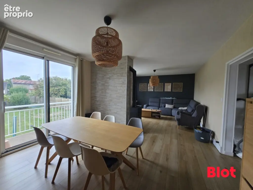 Maison 8 pièces 211 m² à vendre à Fougeres (35300) - photo 2