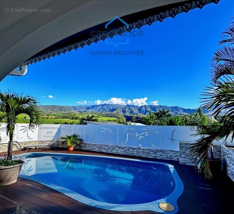 Villa familiale f5 avec piscine, vue dégagée et superbes volumes – saint-louis - photo 16