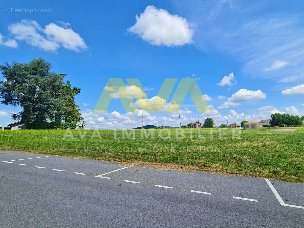 Terrain à ARAUJUZON