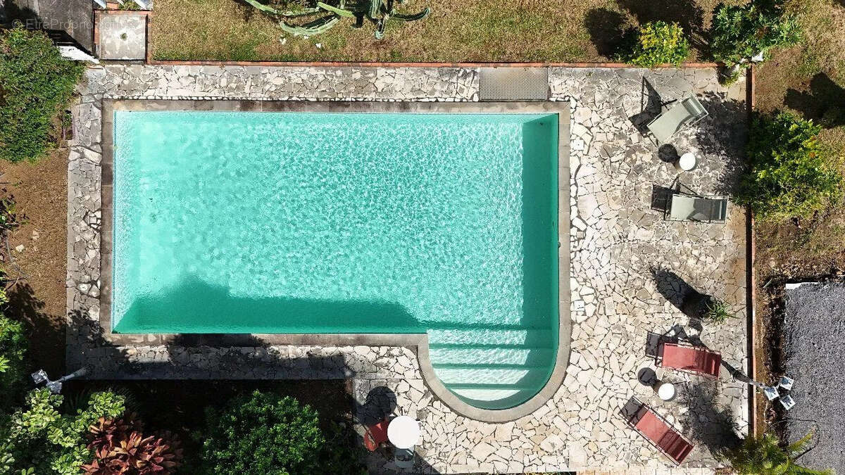 Maison à SAINTE-SUZANNE