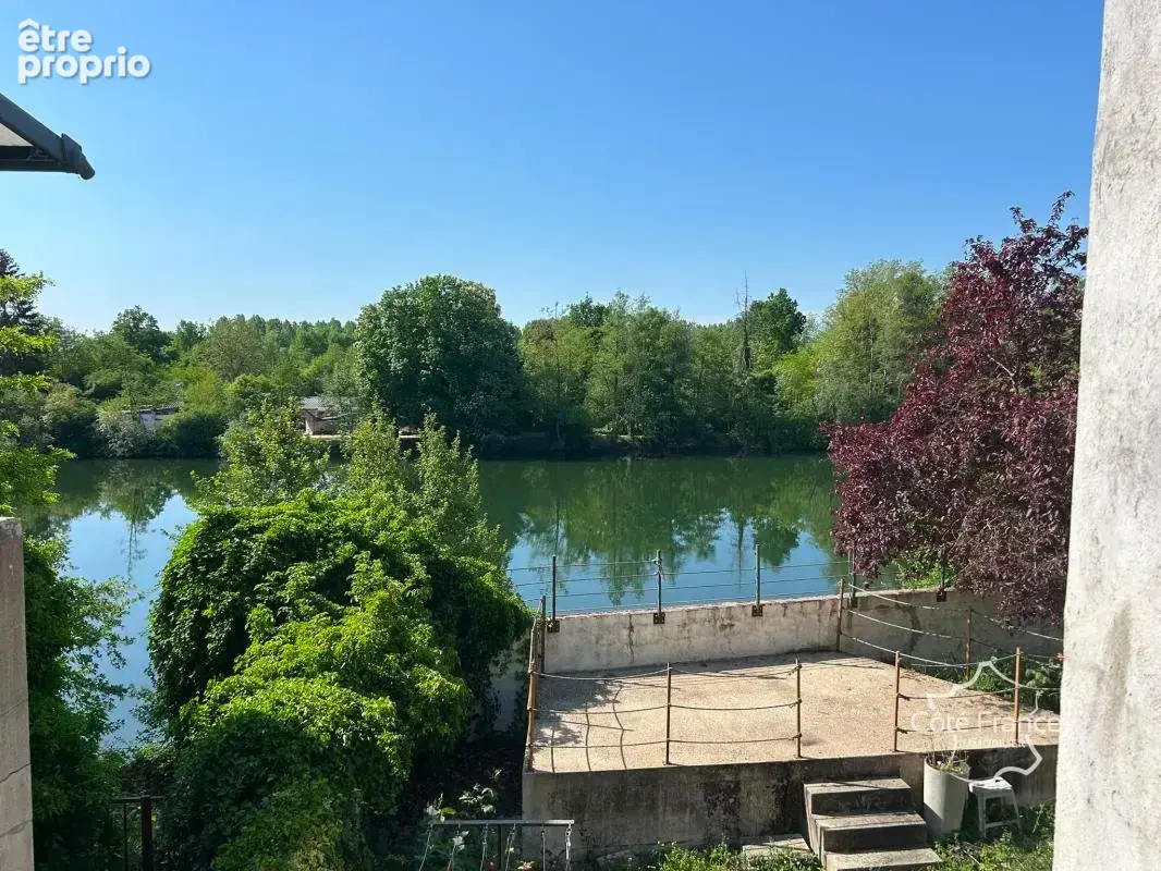 Photo Maison à Laroche-Saint-Cydroine au prix de 105 000€