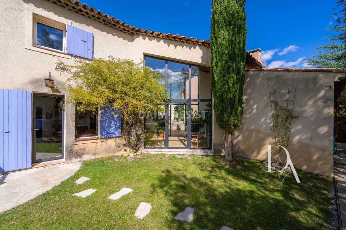 Appartement à VAUVENARGUES