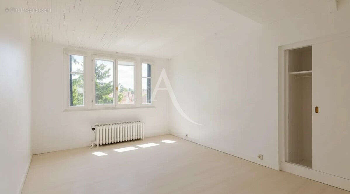 Maison à NEUILLY-PLAISANCE