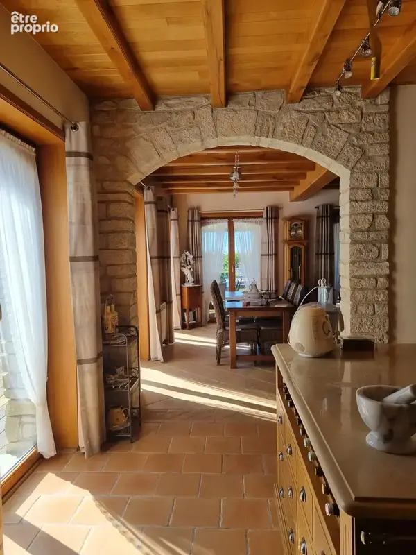 Maison avec terrain et piscine - photo 10