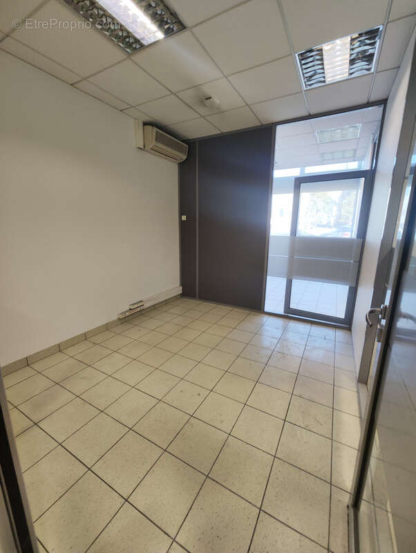 Commerce à LE MEE-SUR-SEINE