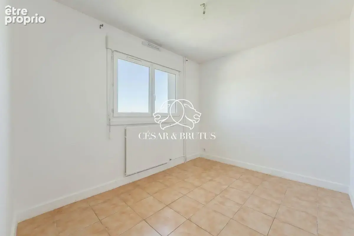 Appartement 4 pièces 78 m² à vendre à Vaulx-En-Velin (69120) - photo 4