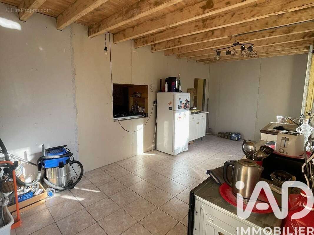 Maison 110 m² à Saint-Loup-Lamaire  - photo 5