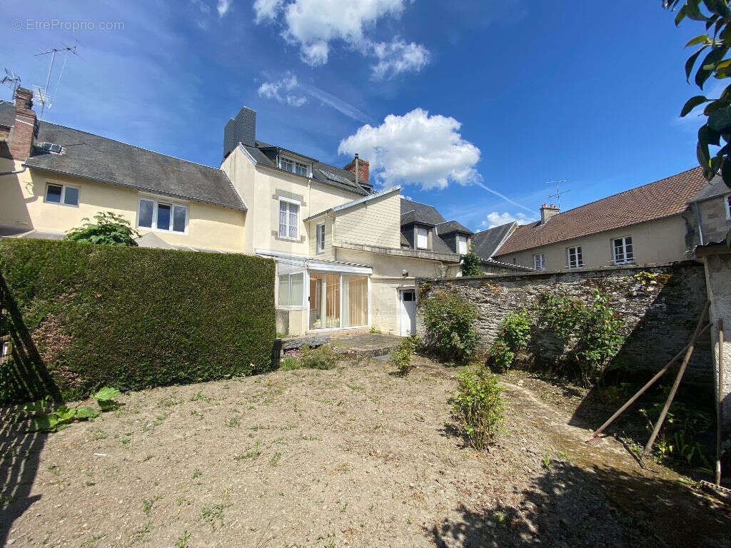 Maison à CONDE-SUR-NOIREAU
