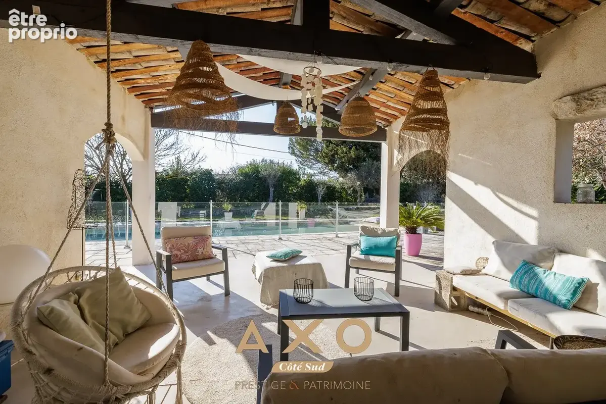 Eguilles - bastide xix eme- 250m² - parc 7 500m² - piscine - vue sainte victoire et village d'eguilles -  1 290 000 - photo 2