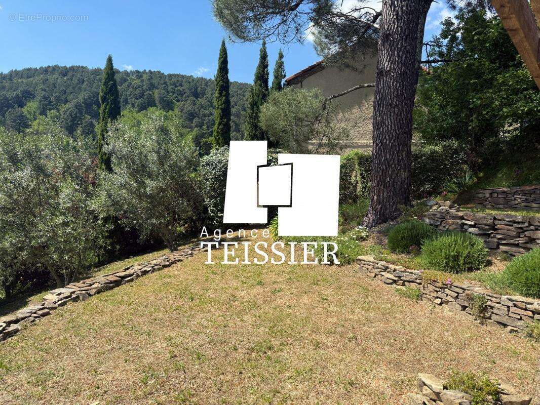 Maison à SAINT-MELANY