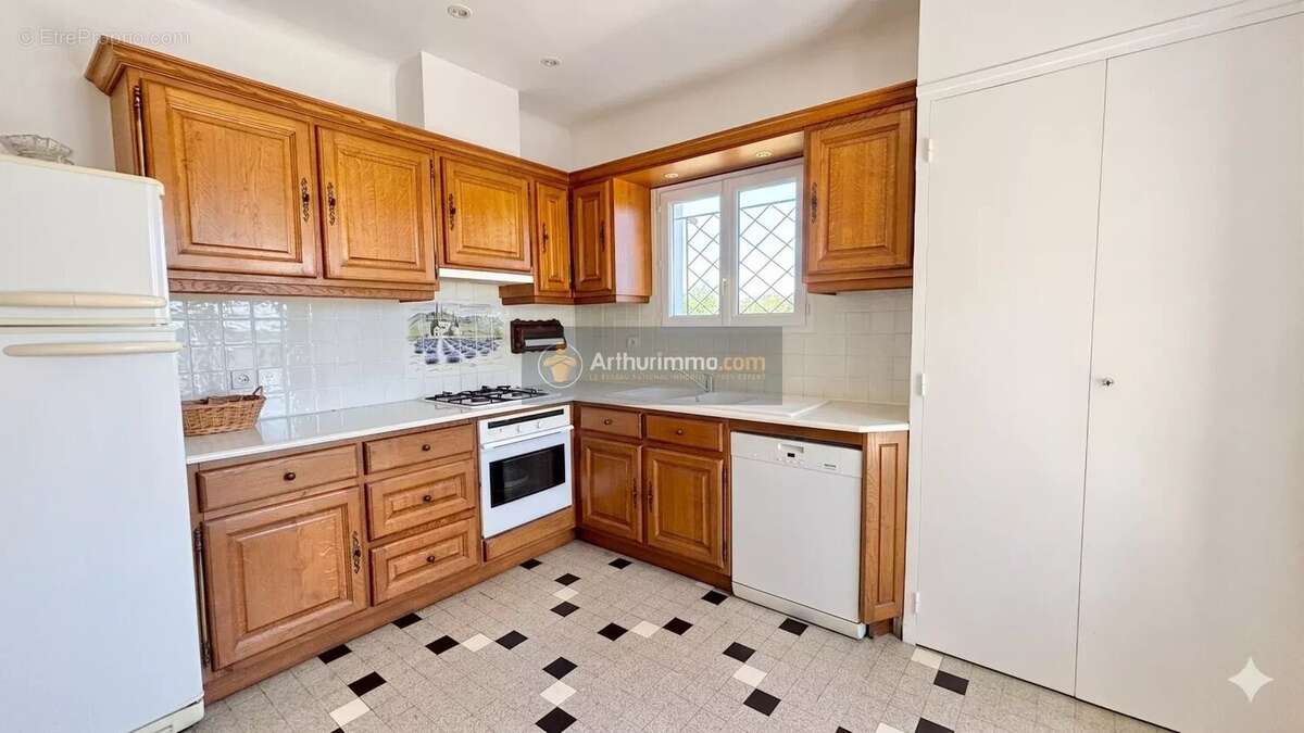 Villa vue mer de 126 m² avec fort potentiel - photo 9