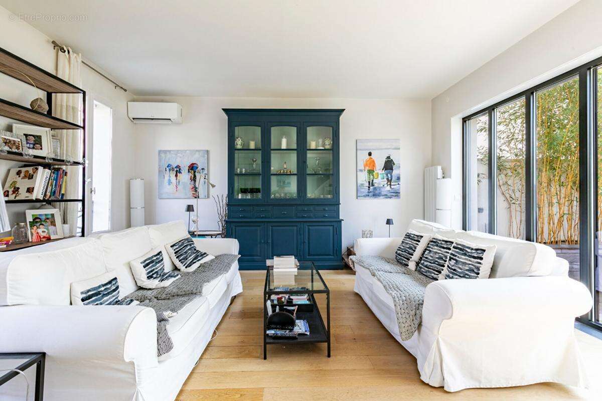 Maison à LA GARENNE-COLOMBES