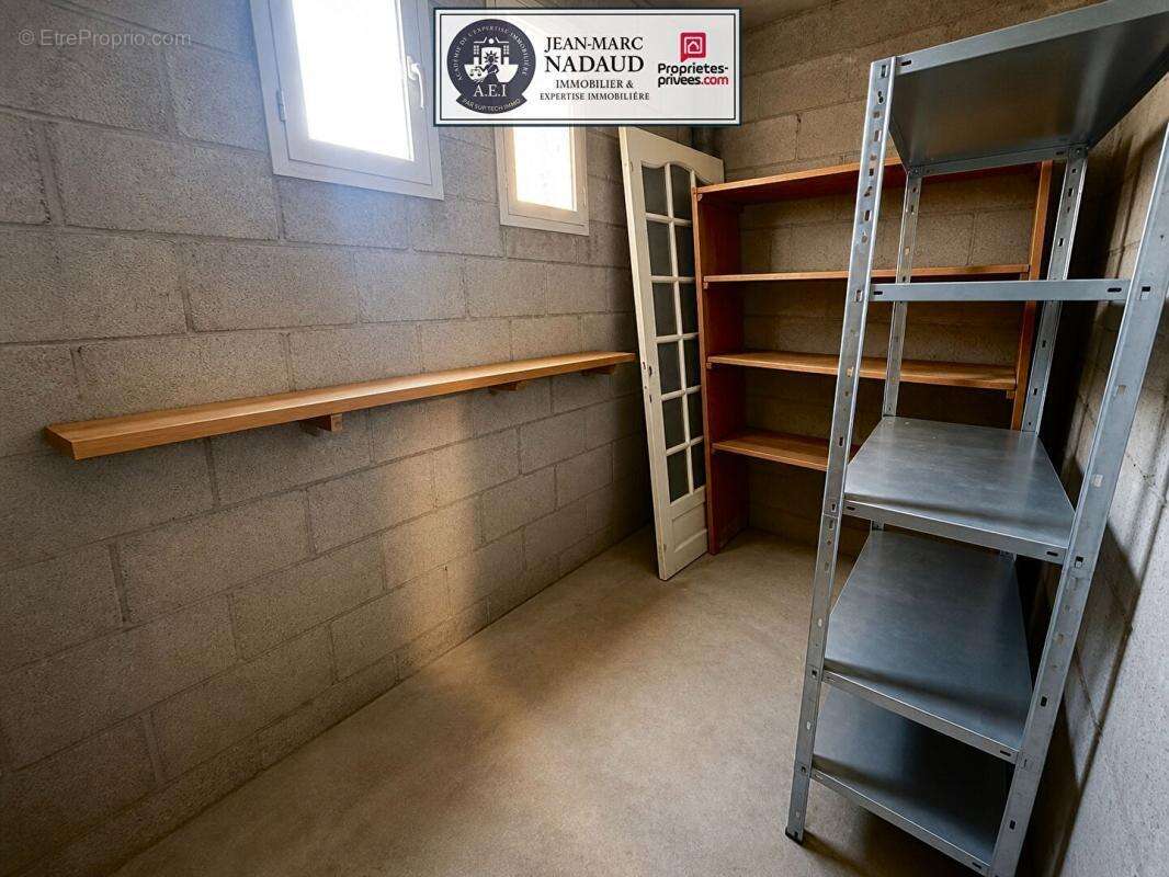 3 pièces entièrement rénové  clim+ garage + cave, tout à pied' - photo 17