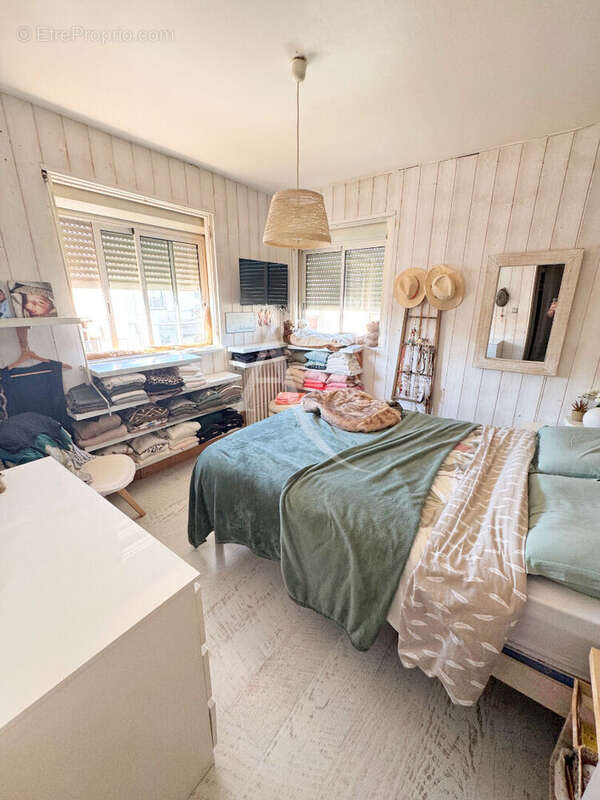 SAINT CYPRIEN VILLAGE - IMMEUBLE  - 235 m²  - Deux appartements F4 et local commercial -  Jardins et Garages - photo 14