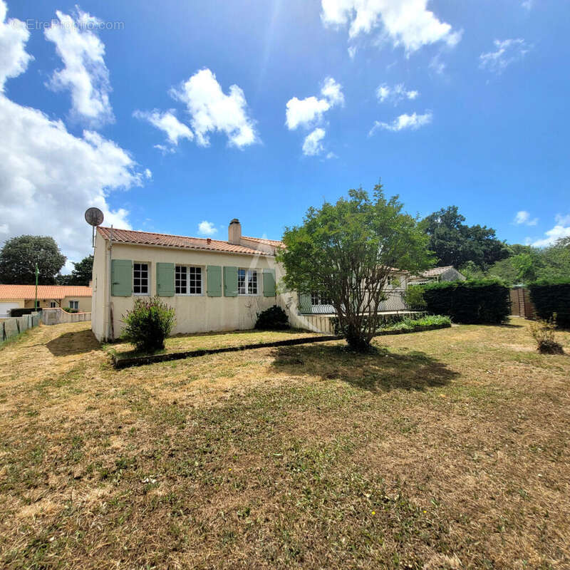 Maison à SAINT-AVAUGOURD-DES-LANDES