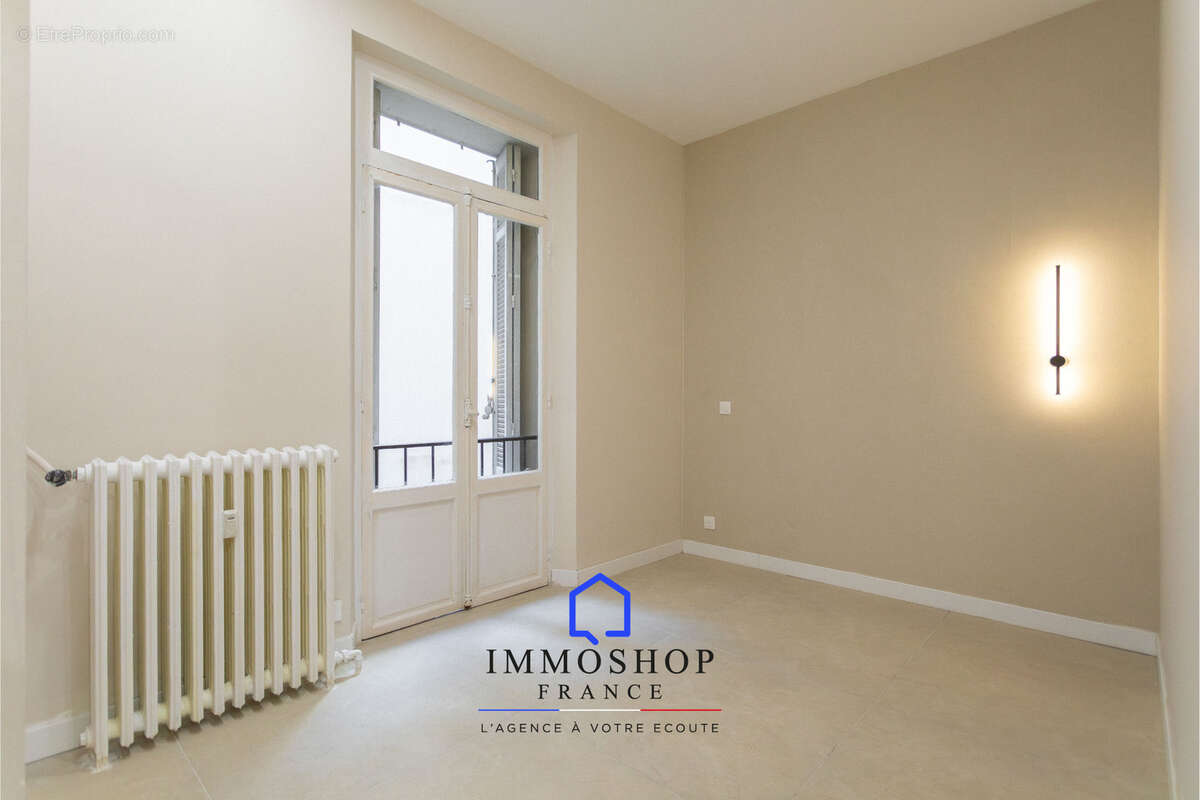 Appartement à MARSEILLE-6E