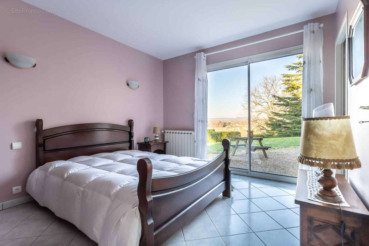 Town house in a peaceful location - photo 27