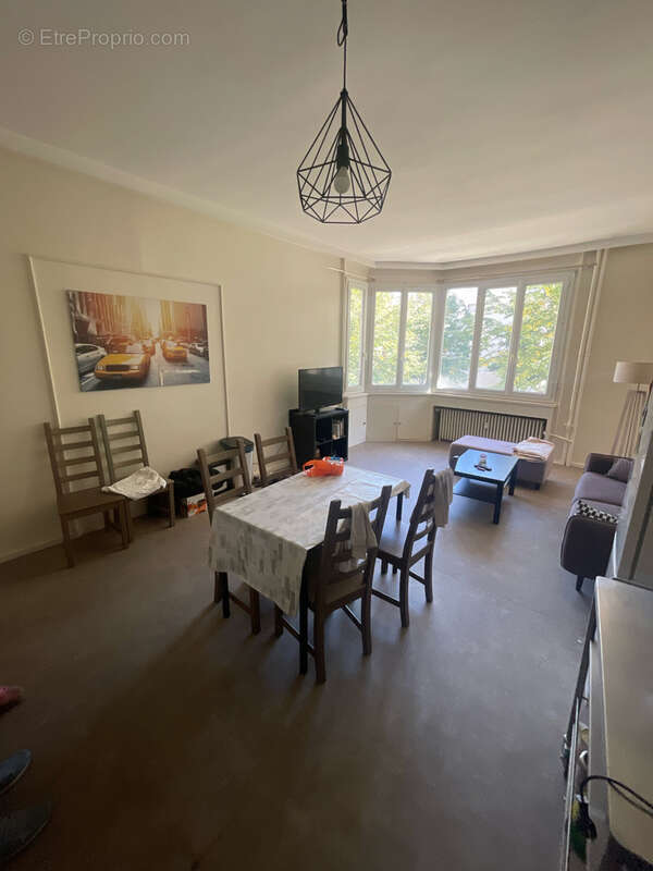 Appartement à SAINT-ETIENNE