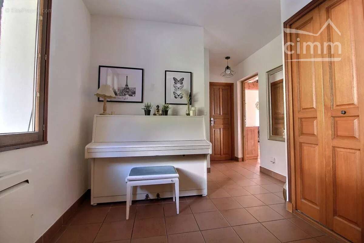 Maison à SAINT-VINCENT-DE-MERCUZE