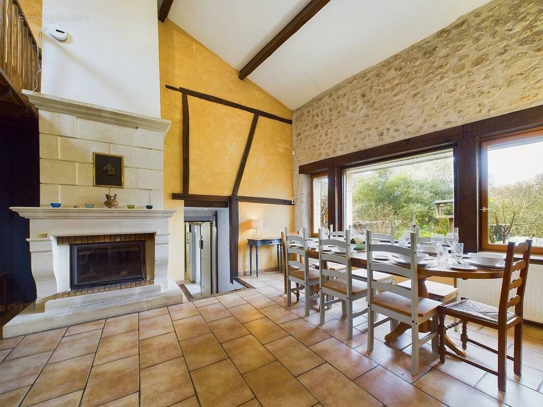 Maison à LES ESSARDS