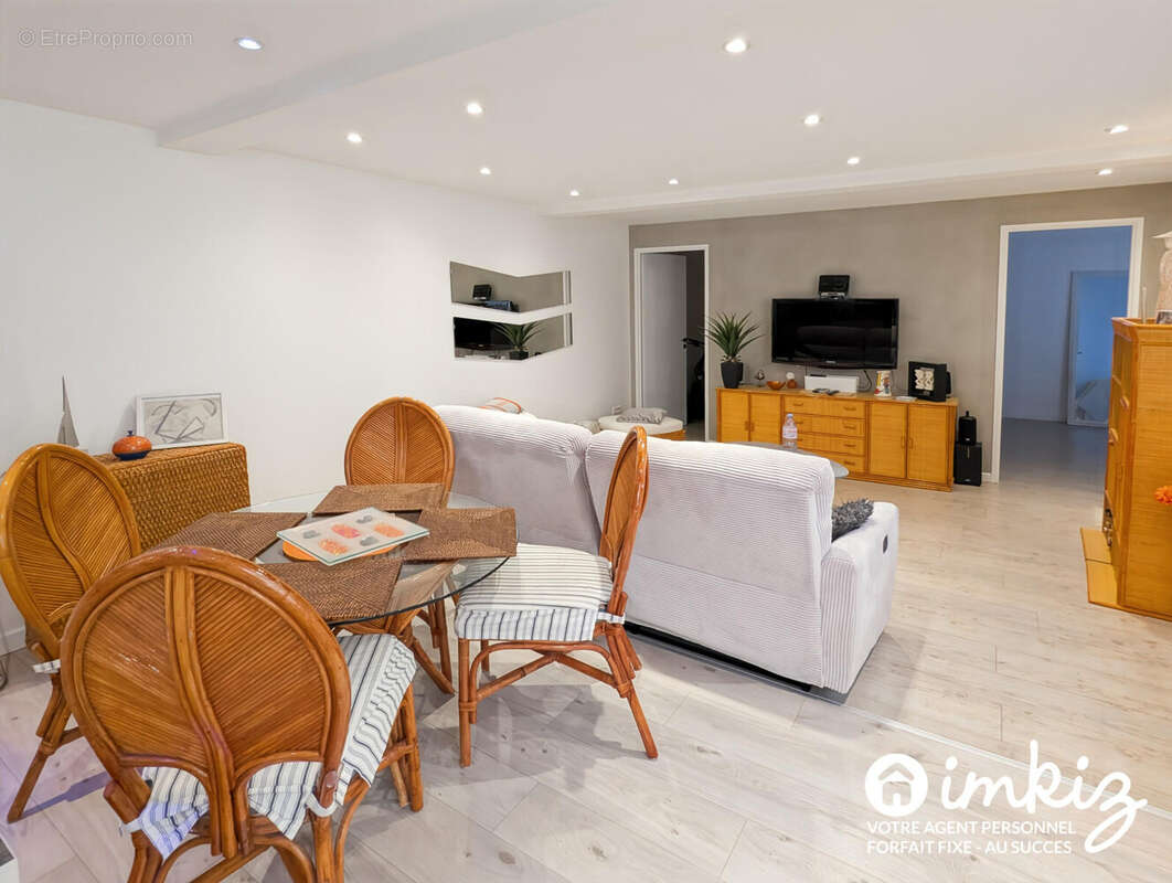Rare Écusson : 61m² + Terrasse - photo 3