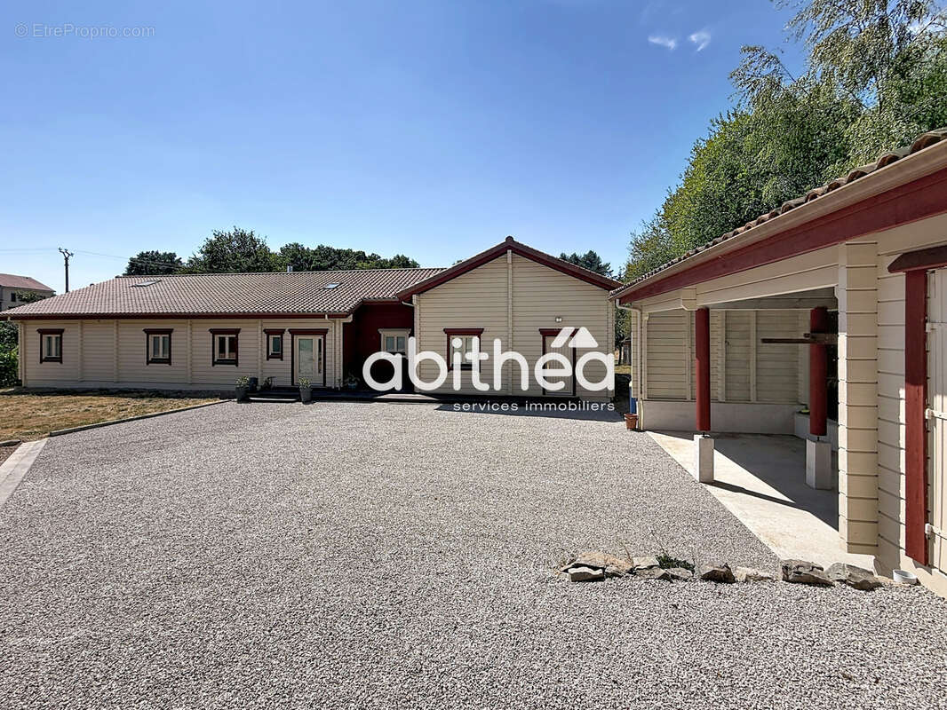 Maison d'exception en bois massif   253 m2 de plain-pied à 10 minutes de Limoges. - photo 13