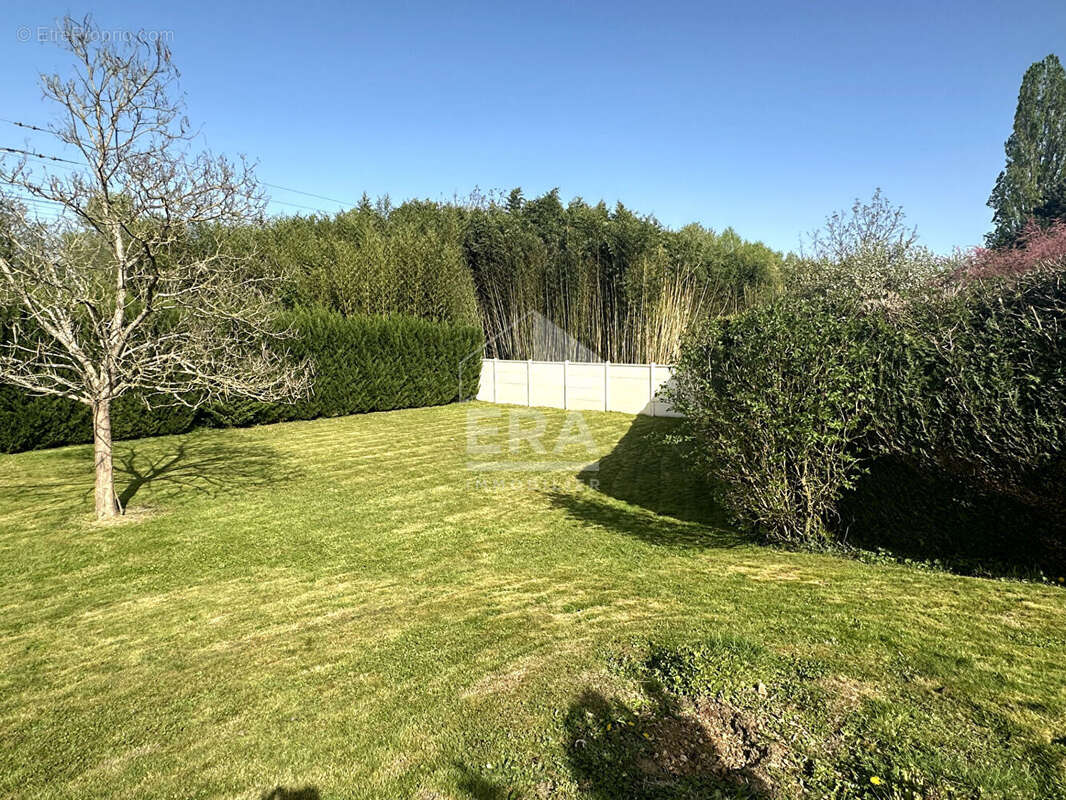 Maison à VILLENEUVE-LA-GUYARD