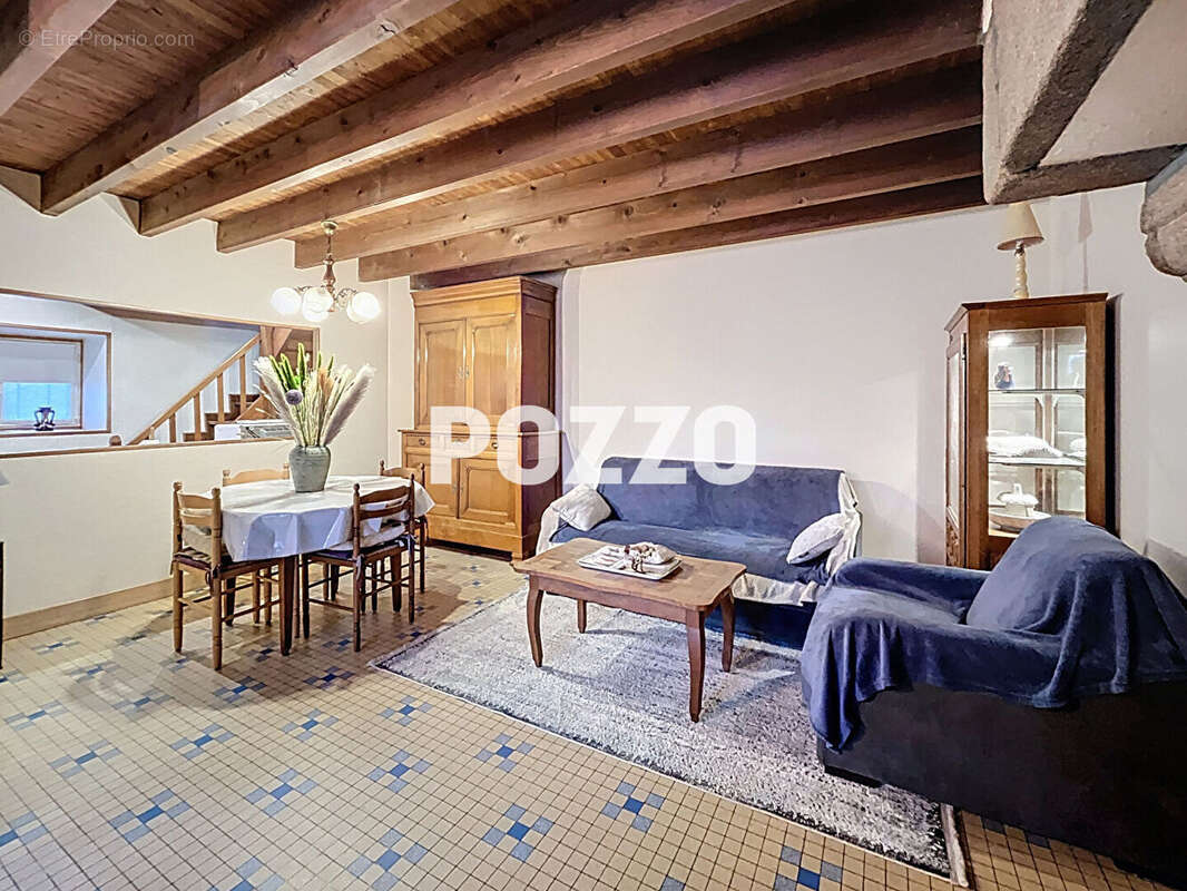 Maison à LOUVIGNE-DU-DESERT