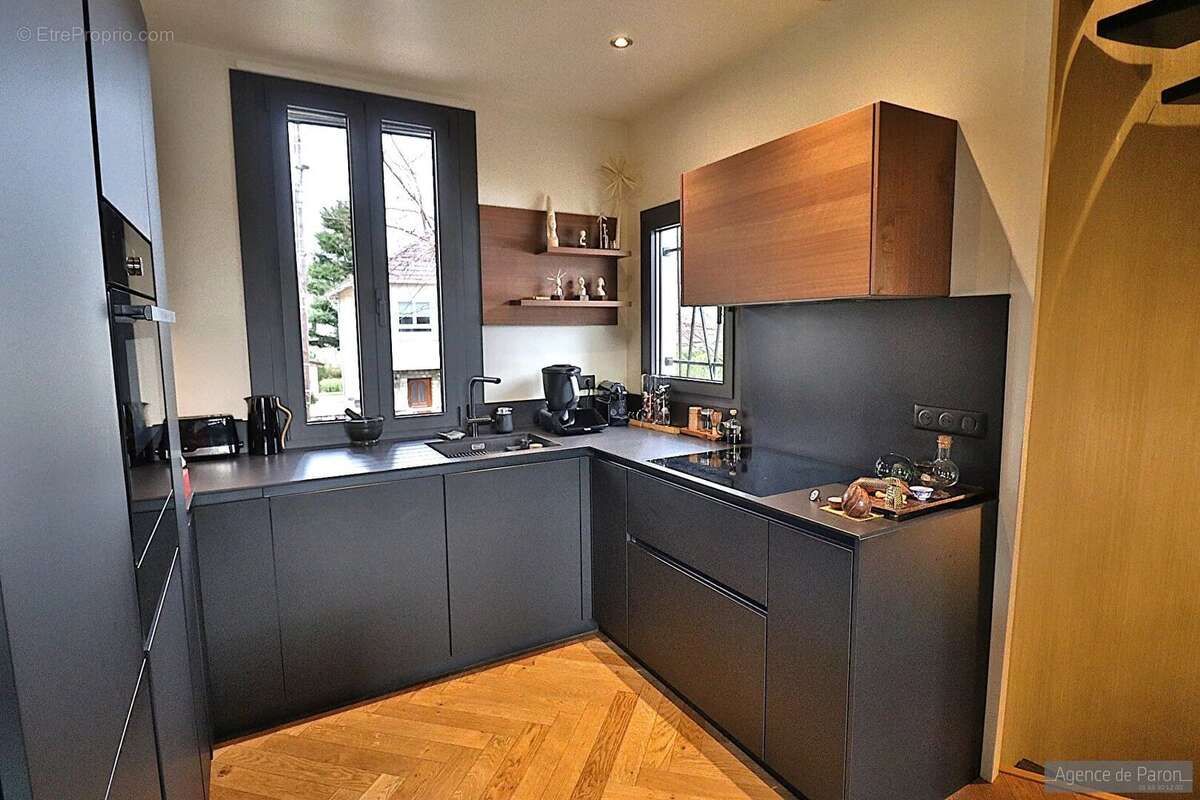 Maison à VERRIERES-LE-BUISSON