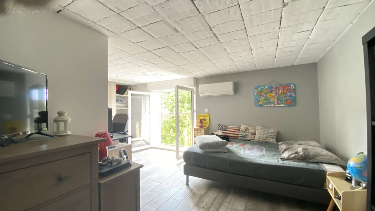 Maison à MORIERES-LES-AVIGNON