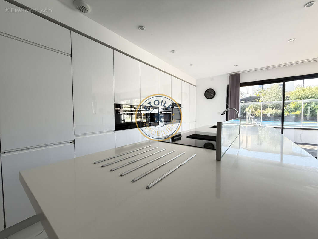 Montreuil-Juigné : maison T5 avec piscine à vendre - photo 7